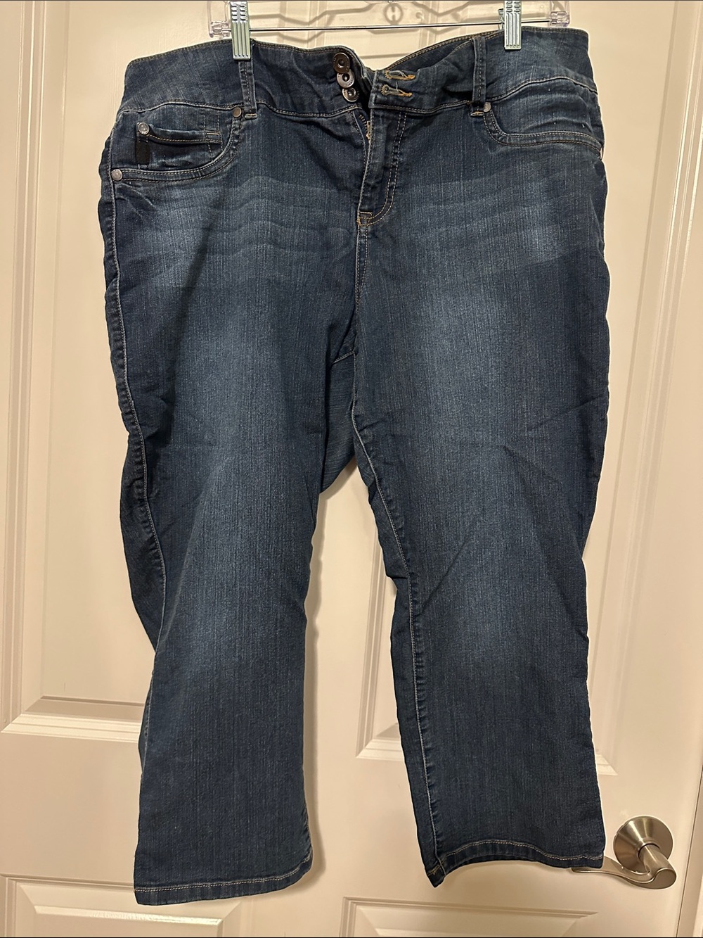 torrid Dark Blue low to mid rise capris